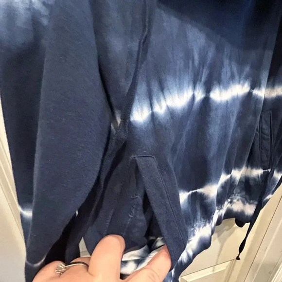 Young Fabulous & Broke Piper Hoodie Blue Tie Dye Funnel Cowl Neck Cropped Medium - Picture 8 of 9